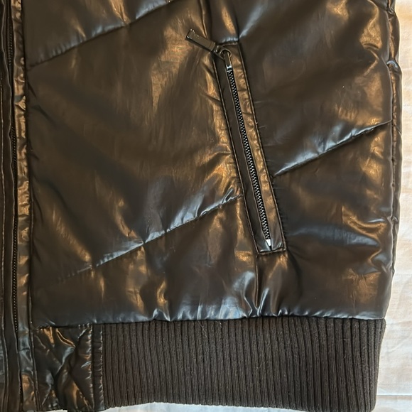 DC Puffer Jacket -M - Picture 3 of 5